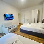 Casa Miseno, Independent Apartment Near Metro B