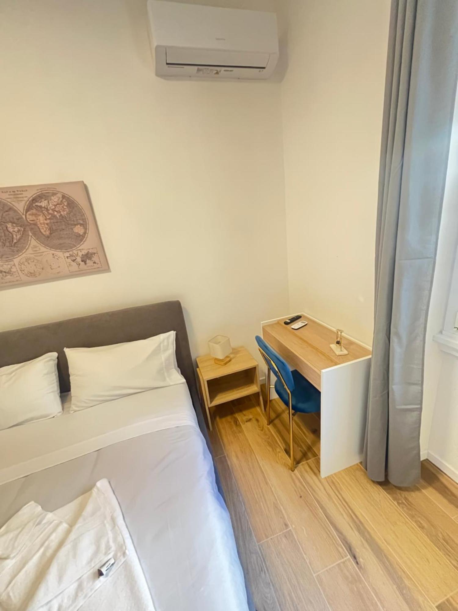 Apartment Casa Miseno, Independent Near Metro B