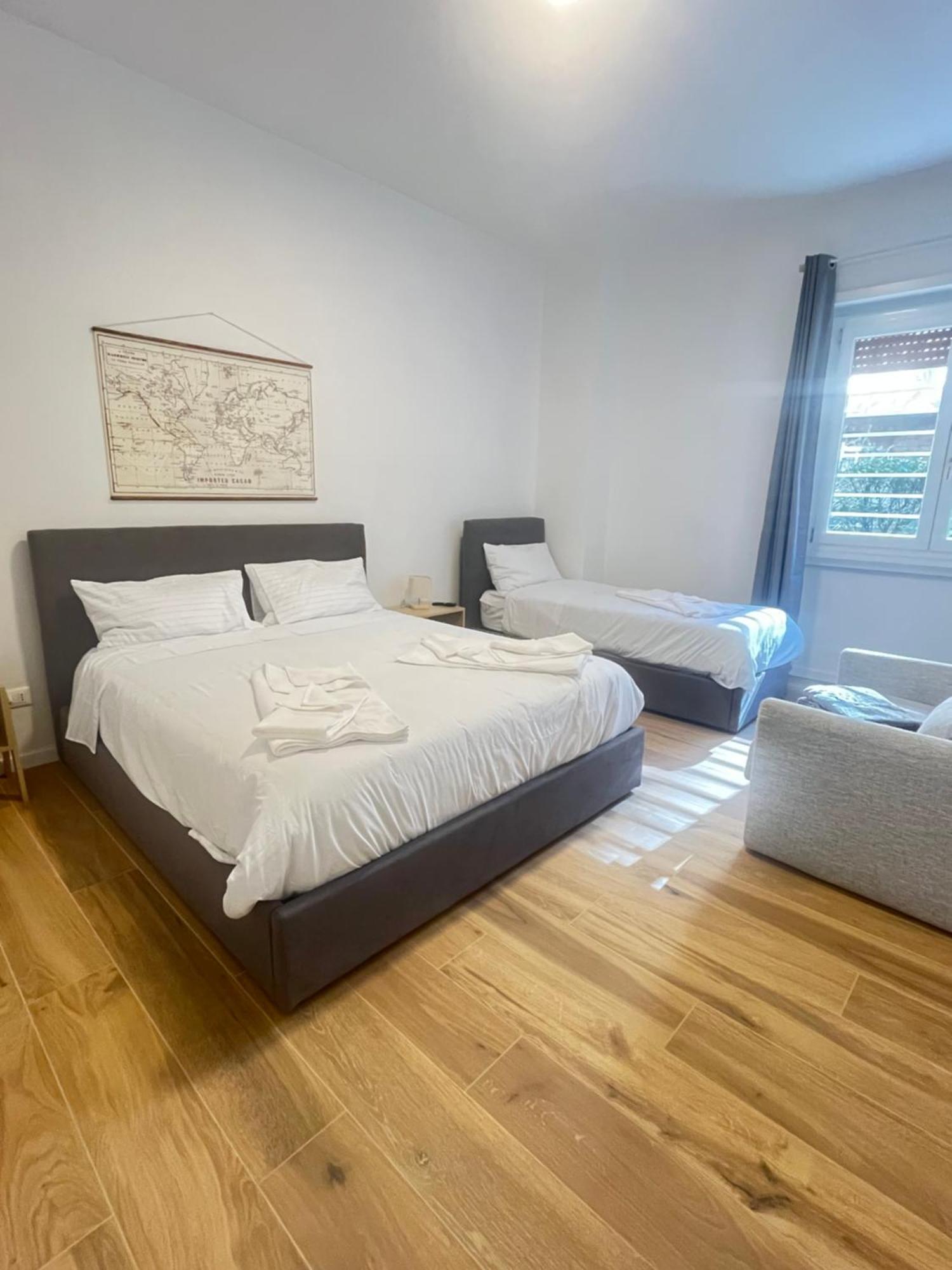 Apartment Casa Miseno, Independent Near Metro B
